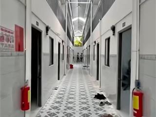 Bán dãy nhà trọ 24 phòng+2 kiôt (18x22m) 400m2. giá 1,3 tỷ. gần khu công nghiệp. thu nhập 54 triệu.