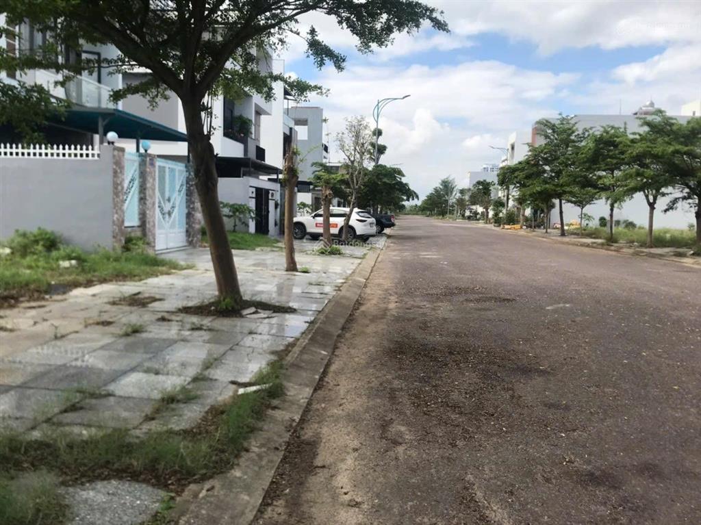 Ngân hàng vib thanh lý nền đất 10x22m. gần bệnh viện nhi đồng 3, bệnh viện huyết học. giá 800 triệu