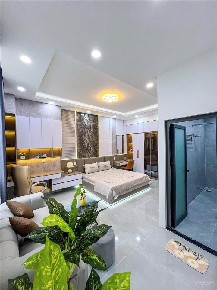 Bán nhà 2 lầu 6x20. giá 850 triệu. ngay khu dân cư intresco 13e. gần chợ, trường học, gần bệnh viện
