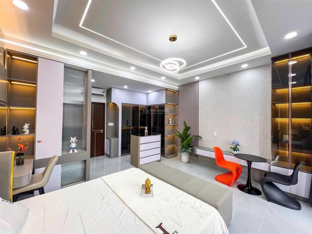 Bán nhà 2 lầu 6x20. giá 850 triệu. ngay khu dân cư intresco 13e. gần chợ, trường học, gần bệnh viện