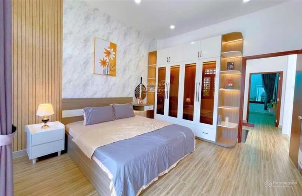 Nhà mặt tiền kinh doanh 10x22m giá 950 triệu  ngay chợ phú lạc sổ hồng riêng đang cho thuê 25tr
