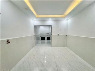 Bán nhà 3.8 tỷ hẻm xe hơi, 2 tầng đúc, 2 pn có thể thêm 1 pn trệt, 35.2m2 công nhận đủ
