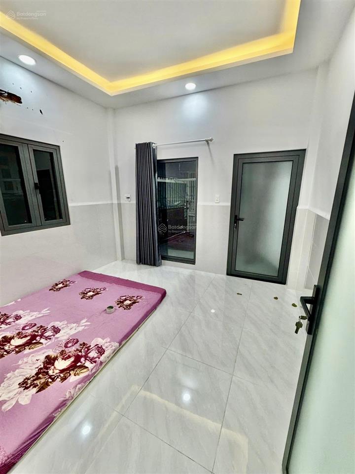 Bán nhà 3.8 tỷ hẻm xe hơi, 2 tầng đúc, 2 pn có thể thêm 1 pn trệt, 35.2m2 công nhận đủ