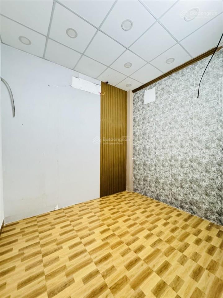 Bán nhà phường tân sơn nhì  không lộ giới  ngang 4m dài 10m vuông vức