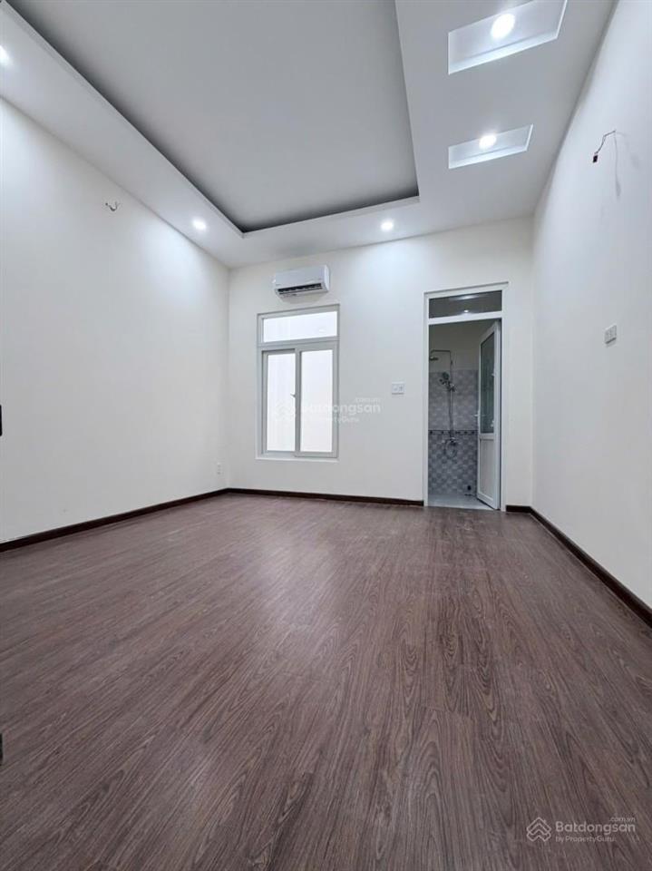 Bán nhà mới ở ngay  không lộ giới  2 tầng đúc  2 pn  ngang 4m dài 13.5m