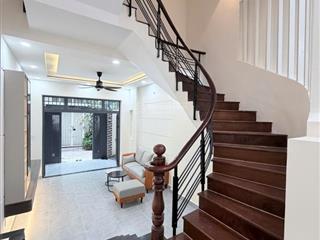 Bán nhà mới ở ngay  không lộ giới  2 tầng đúc  2 pn  ngang 4m dài 13.5m