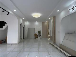 Bán nhà mặt tiền 8m  64m2  2 tầng đúc  3pn  xe qua lại sầm uất