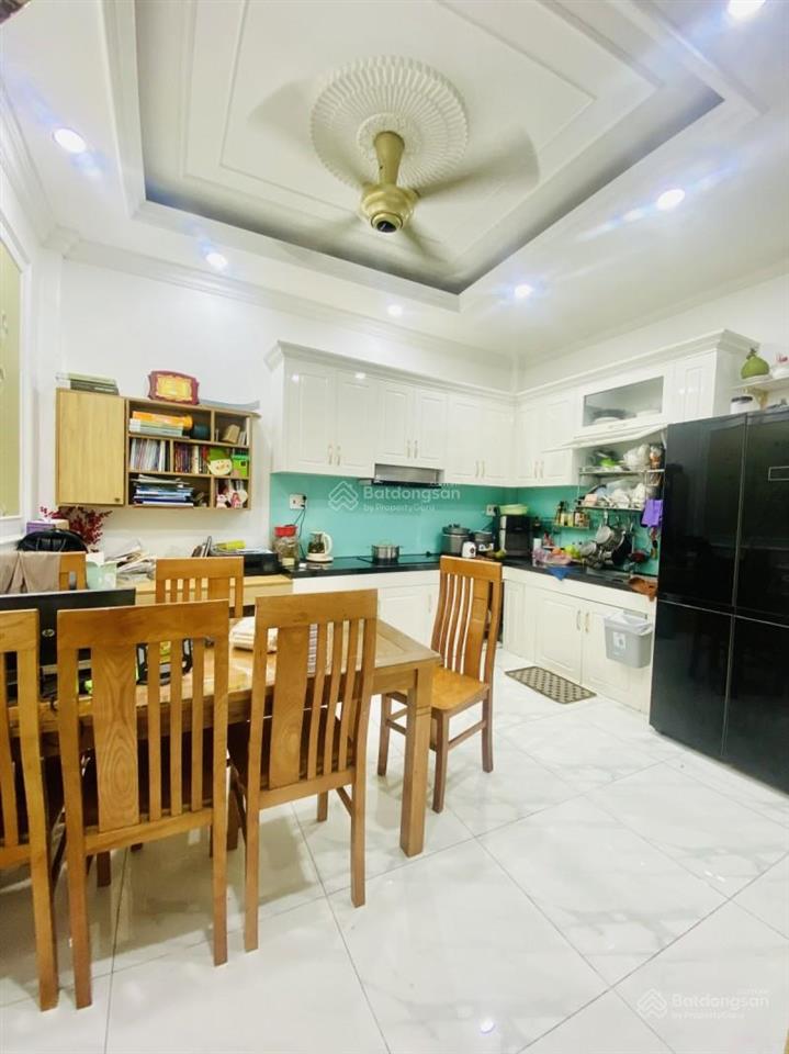 Bán nhà hẻm thông  chủ giảm gấp 300tr  2 tầng x 43m2 vuông vức