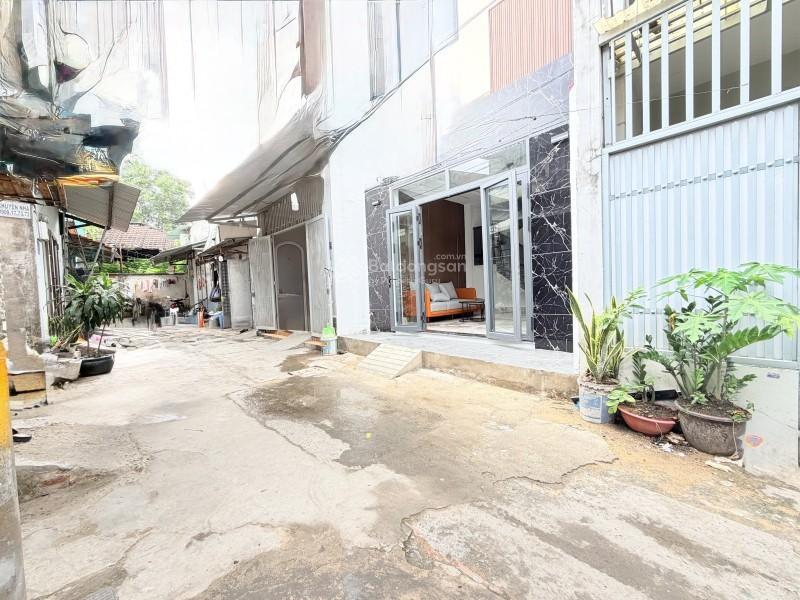 Bán nhà mới gần aeon  2 tầng 3 pn ngang 4,5m nở hậu 64m2