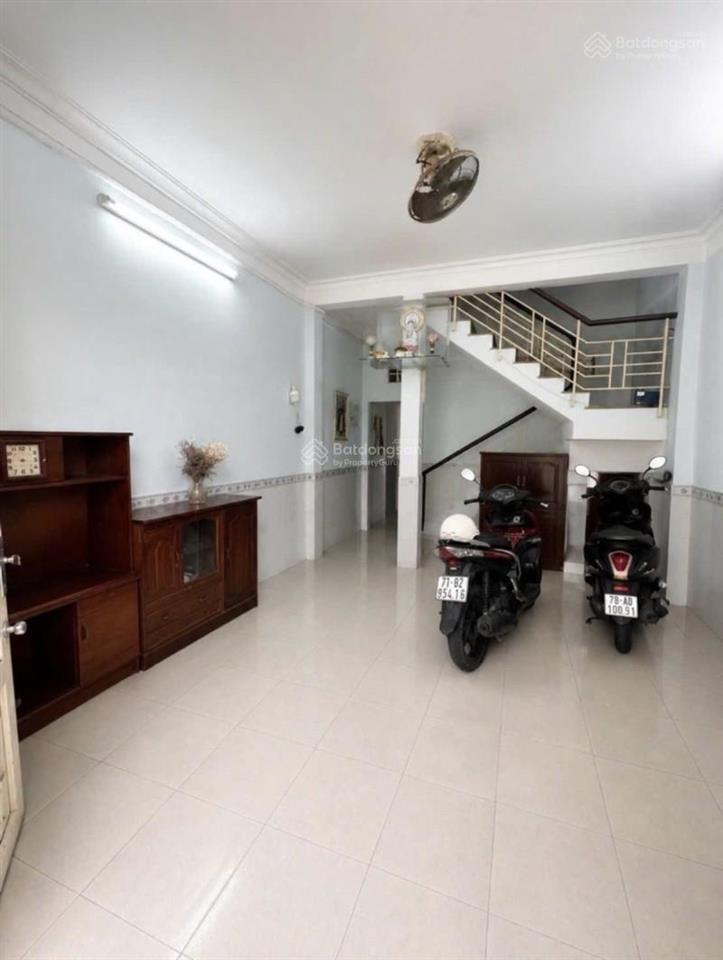 Bán nhà gần giáp q.11 đầm sen go phú thạnh  ngang 4m dài 19m  10m ra mặt tiền đường