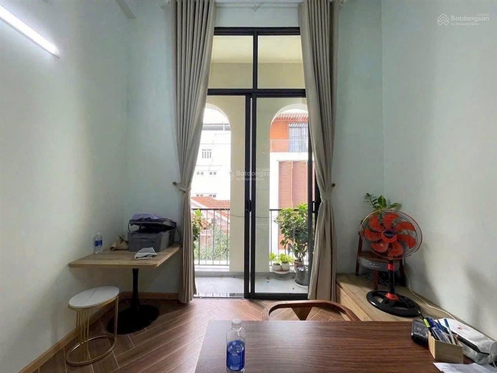 Phòng trọ bình thạnh trần cao gác thoáng ban công lớn cho thuê mới nhất t3/2026  0817 452 ***