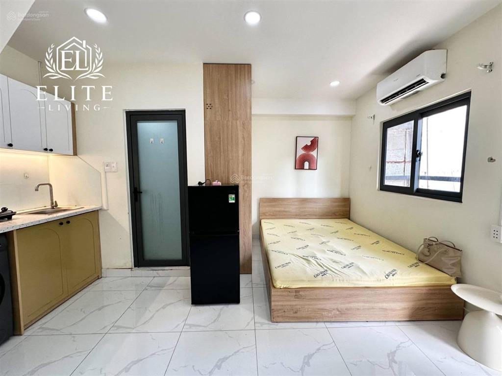 Phòng ban công 30m2 thành thái quận 10 ngay vạn hạnh mall, ueh, huflit, bệnh viện nhân dân 115