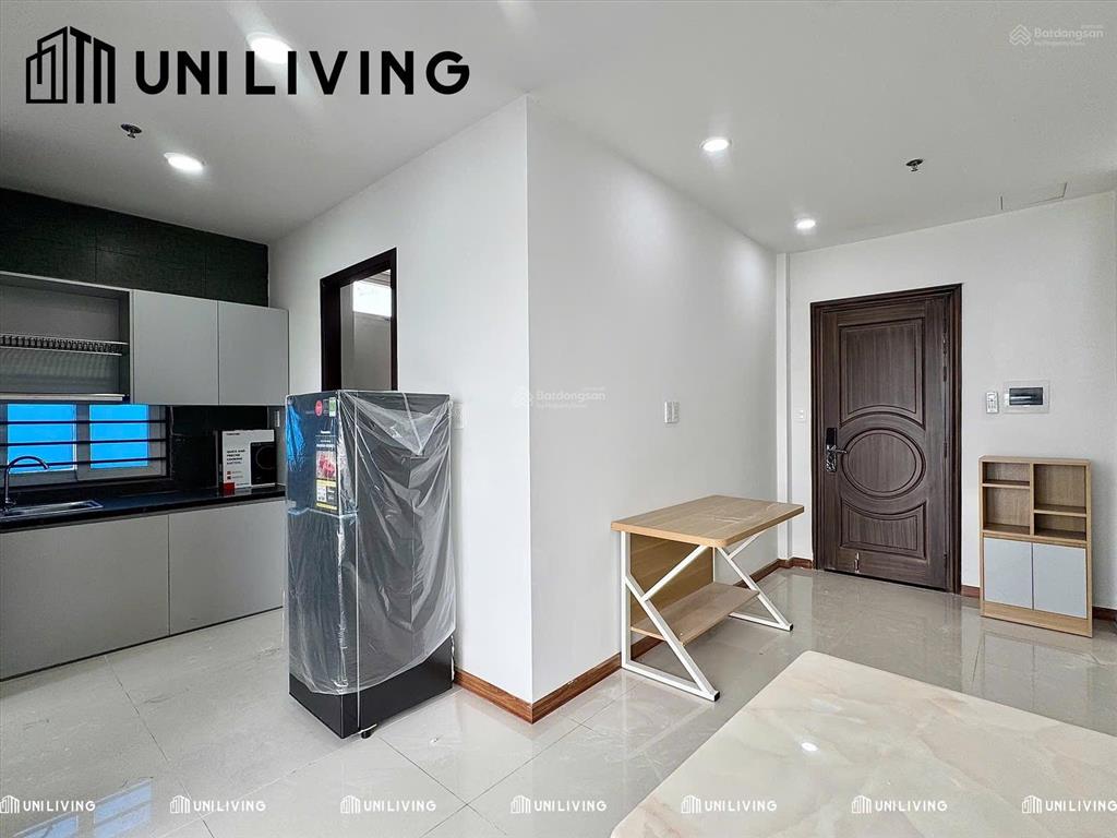 Cho thuê căn hộ ban công tách bếp 45m2 thang máy, hầm xe ngay etown cộng hoà, lotte tân bình