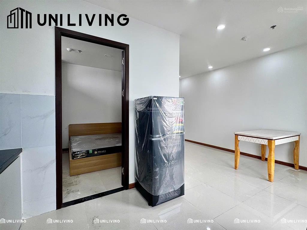 Cho thuê căn hộ ban công tách bếp 45m2 thang máy, hầm xe ngay etown cộng hoà, lotte tân bình