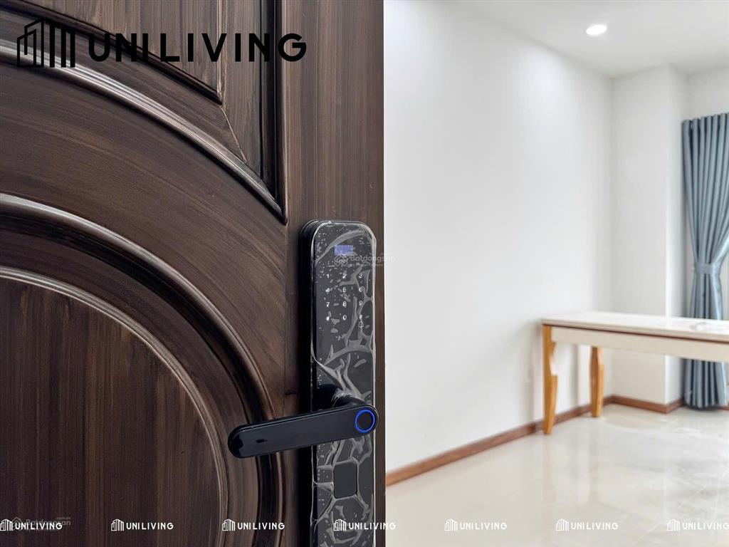 Cho thuê căn hộ ban công tách bếp 45m2 thang máy, hầm xe ngay etown cộng hoà, lotte tân bình