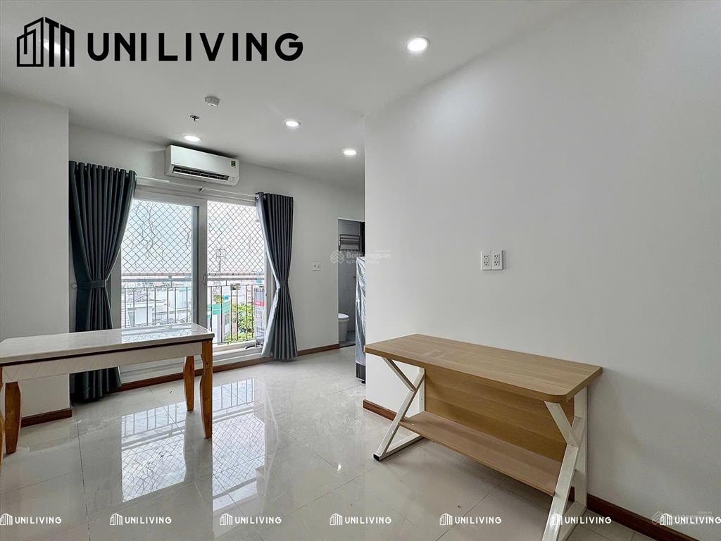 Cho thuê căn hộ ban công tách bếp 45m2 thang máy, hầm xe ngay etown cộng hoà, lotte tân bình
