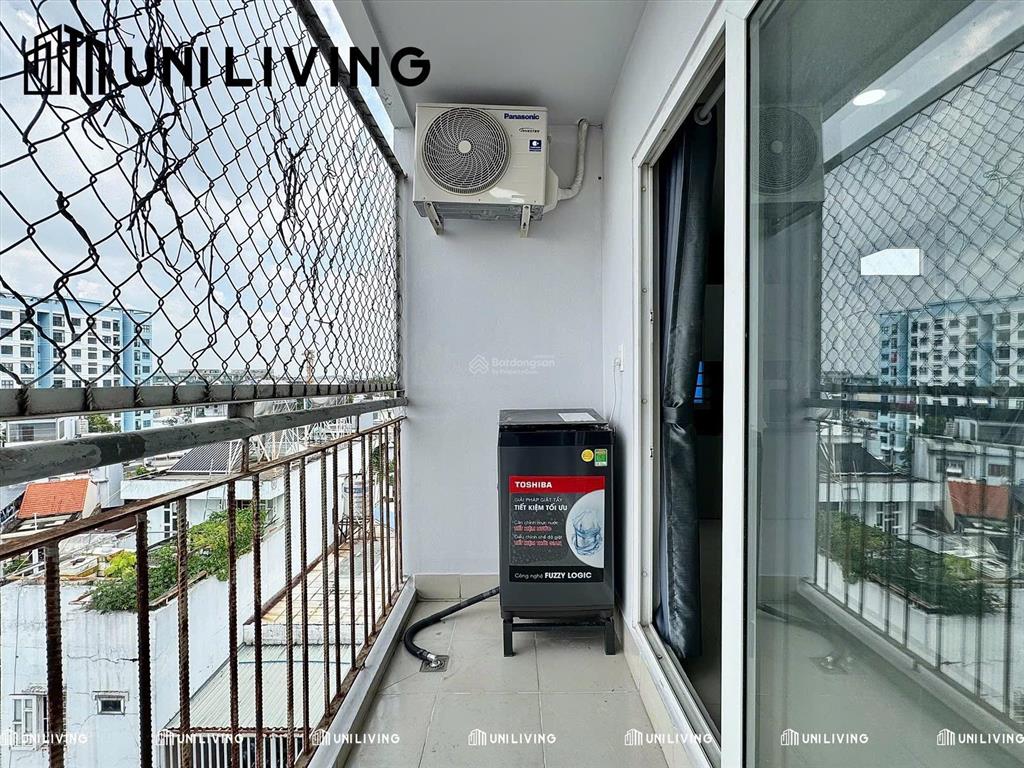 Cho thuê căn hộ ban công tách bếp 45m2 thang máy, hầm xe ngay etown cộng hoà, lotte tân bình