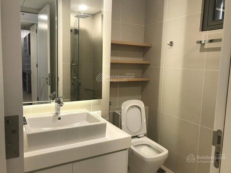 Bán ch mone q7 72m2 giá 2 tỷ 180 2pn 2wc