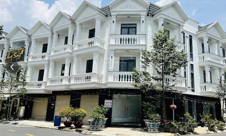 Bán gấp np 4pn, 3wc, 62m2 tại nguyễn trãi, lái thiêu, thuận an, bình dương, 5,99 tỷ