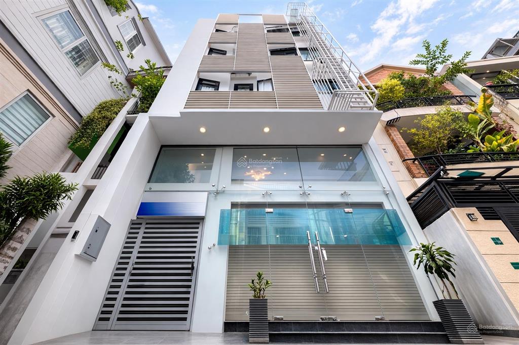 Hẻm 33 ngay phan xích long  23 phòng  7 tầng, thang máy, ô tô 7c đậu cửa  26.2 tỷ (tl)