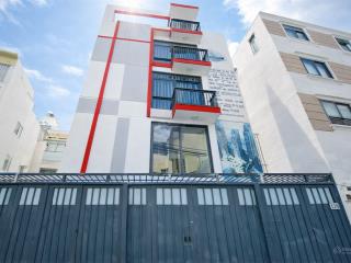 Nhà 20 phòng (7,2m x 20m) vuông a4 | khu ẩm thực phan xích long  6 tầng | chỉ 24 tỷ còn tl