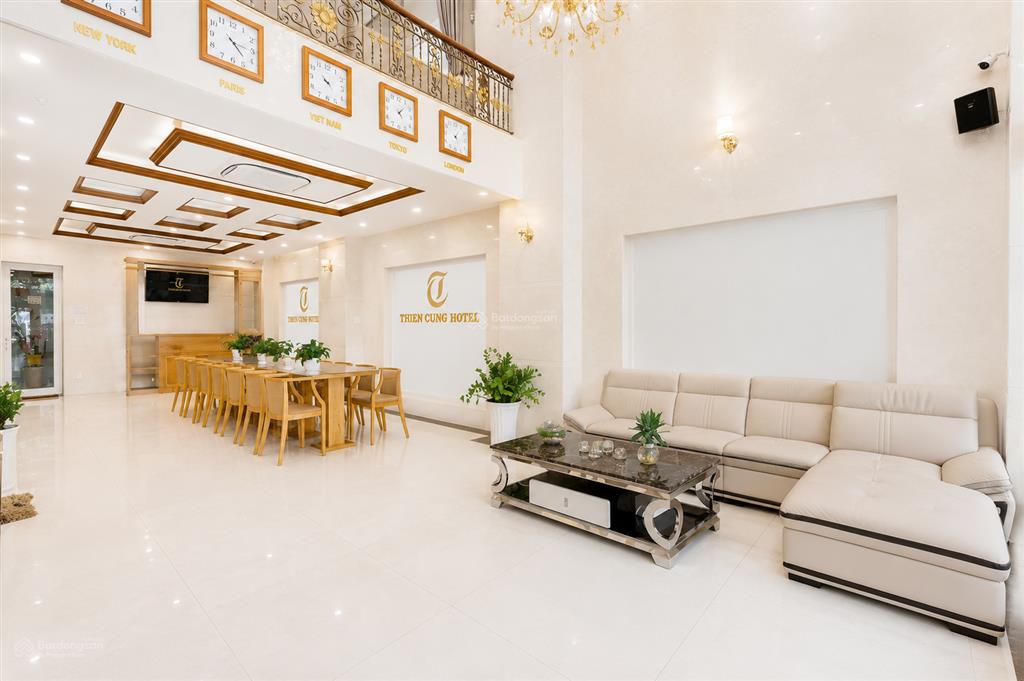 Chính chủ bán khách sạn k300  trục c18  có 40 phòng khai thác  thu nhập đều 260 triệu