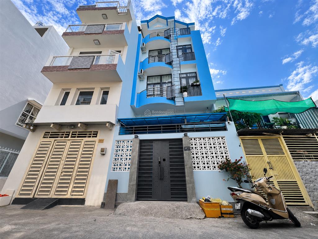 Hẻm trước nhà 7m | 5,6m x 18m vuông đẹp, xây dựng 14 phòng| chdv dòng tiền phan xích long