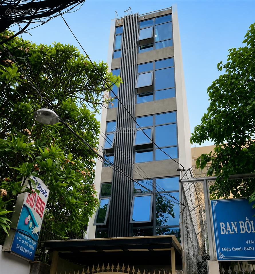 Bán căn hộ dịch vụ 22,5 tỷ nở hậu  700m² sàn  hđt 110 triệu (8 năm) ngay ngã 4 phú nhuận