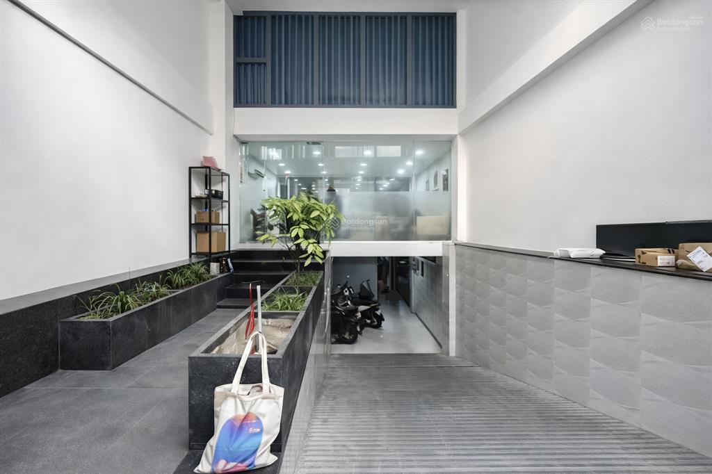 Tòa chdv ngay phan xích long, 127m2 x 6 tầng thang máy vivu  11 phòng chdv, dòng tiền ~125tr/tháng