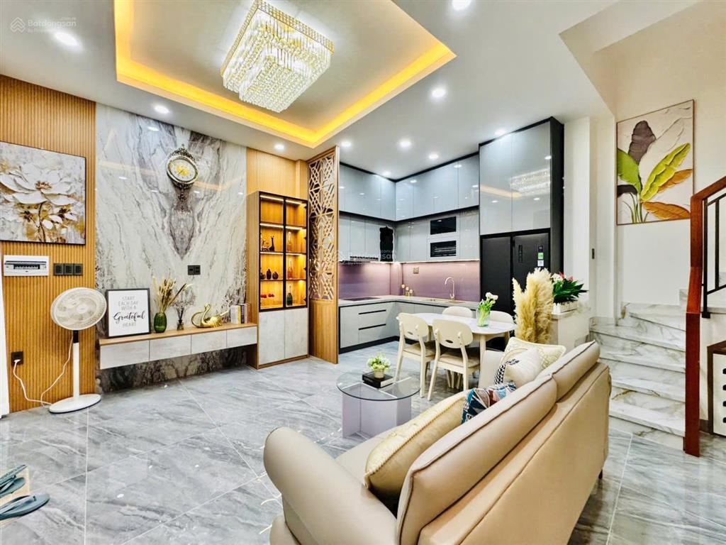 Như căn hộ luxury! nhà mt 4 tầng vuông vức  6,5 x 7m  máy lạnh thang máy đầy đủ chỉ 13,8 tỷ
