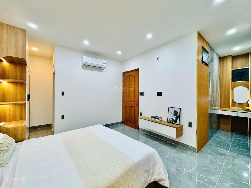 Như căn hộ luxury! nhà mt 4 tầng vuông vức  6,5 x 7m  máy lạnh thang máy đầy đủ chỉ 13,8 tỷ