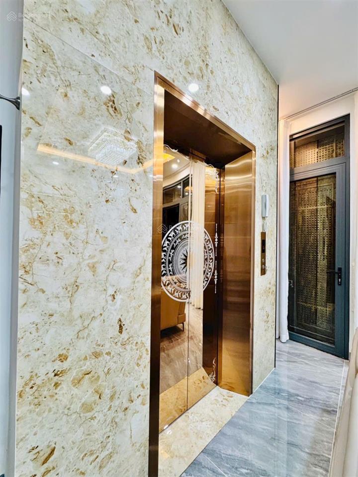 Như căn hộ luxury! nhà mt 4 tầng vuông vức  6,5 x 7m  máy lạnh thang máy đầy đủ chỉ 13,8 tỷ