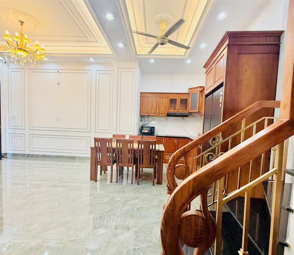 Mặt tiền ngay phan đăng lưu  ngang khủng 6.5m  thang máy  5 tầng mới tinh!