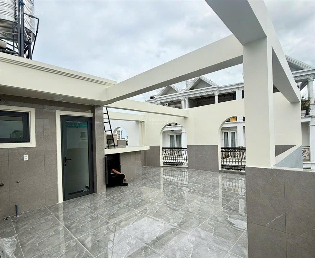 Mặt tiền ngay phan đăng lưu  ngang khủng 6.5m  thang máy  5 tầng mới tinh!