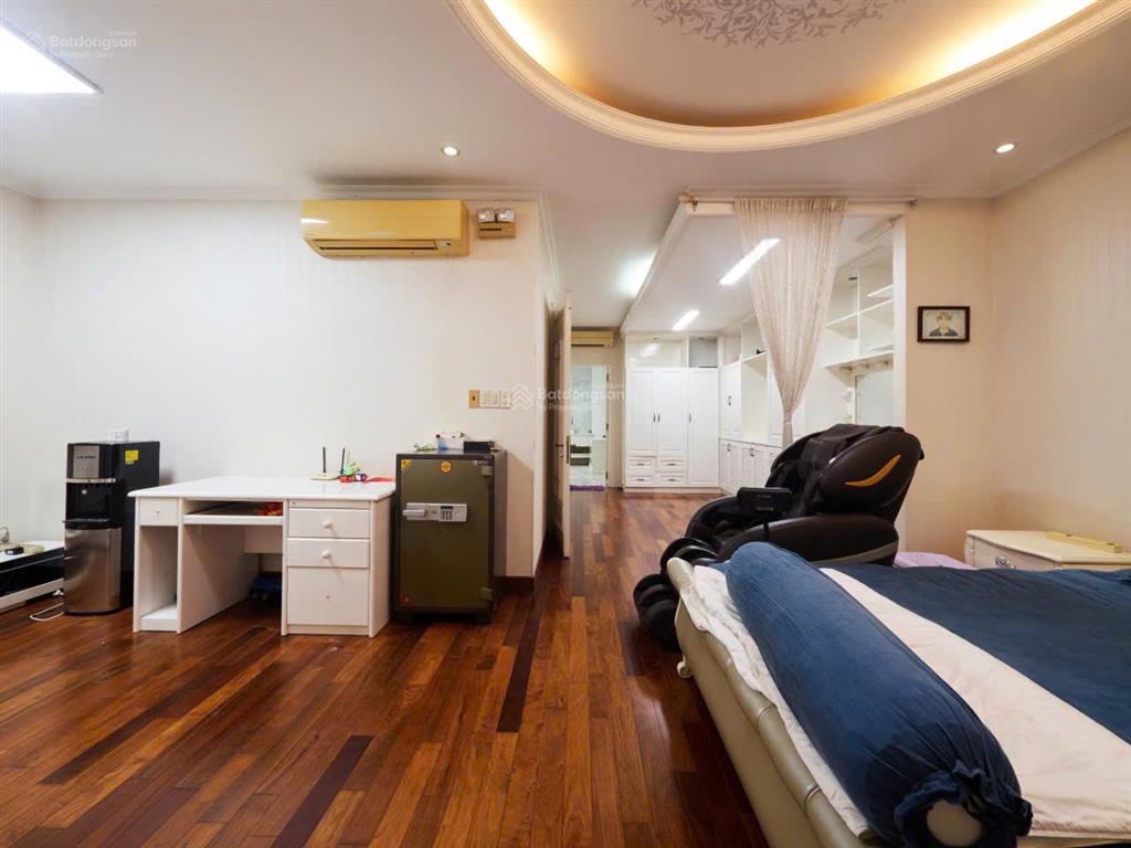 2mt đường hoa sữa  5 tầng  ngang 5,4m về giá tốt nhỉnh 19 tỷ  hợp ở, văn phòng, kinh doanh