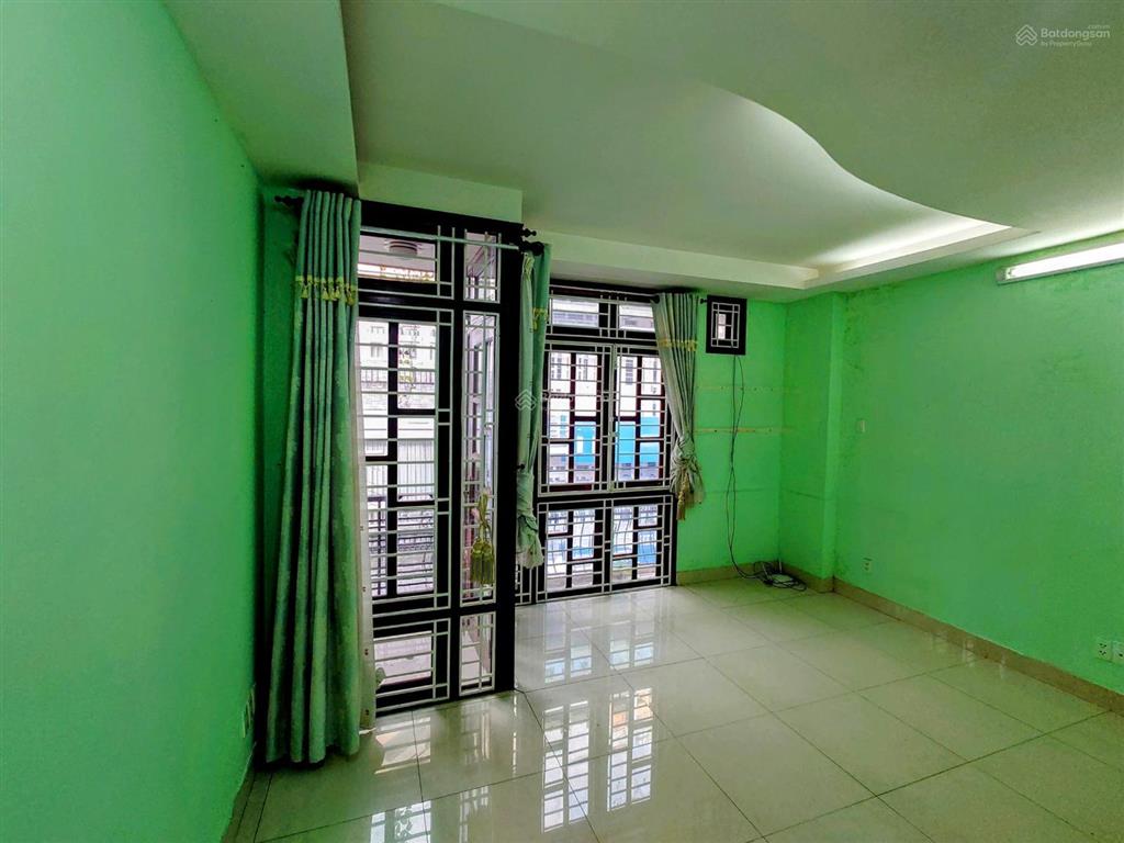 Mặt tiền hoa lan  hầm + 4 tầng  giảm mạnh về nhỉnh 15 tỷ