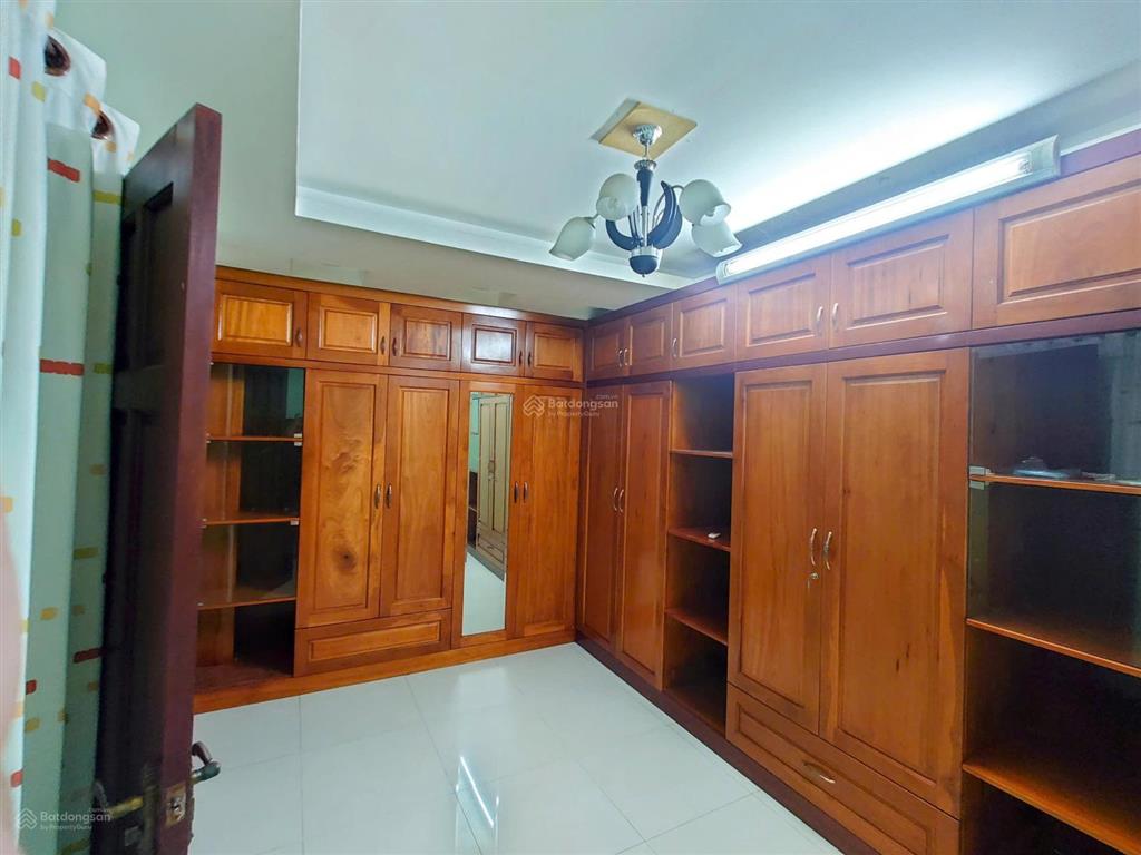 Mặt tiền hoa lan  hầm + 4 tầng  giảm mạnh về nhỉnh 15 tỷ