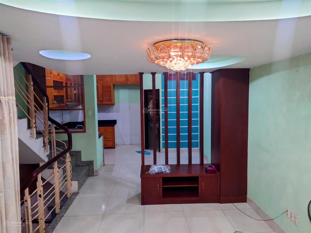 Mặt tiền hoa lan  hầm + 4 tầng  giảm mạnh về nhỉnh 15 tỷ