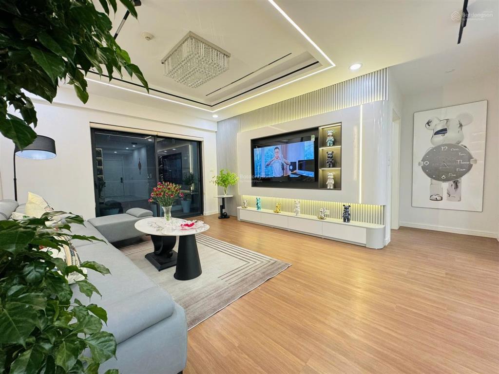 Bán suất mua căn hộ tái định cư hoàng cầu, pháp lý đầy đủ, tầng đẹp, sát hồ hoàng cầu. giá 2.5 tỷ