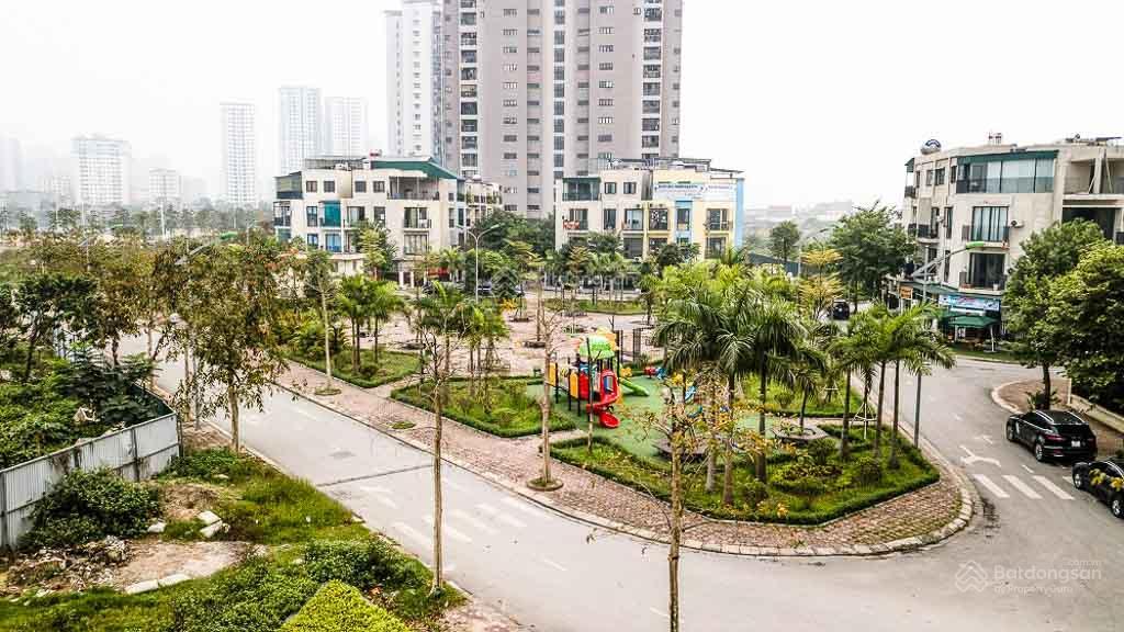 Bán suất mua căn hộ tái định cư hoàng cầu, pháp lý đầy đủ, tầng đẹp, sát hồ hoàng cầu. giá 2.5 tỷ