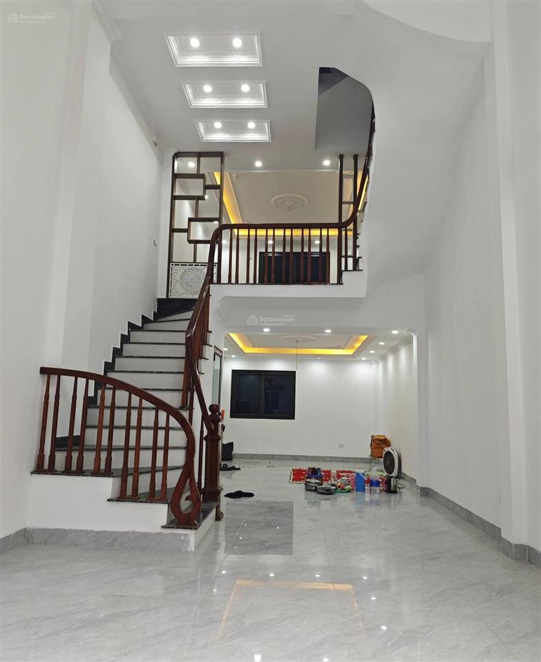 Nhà mới phân lô, đường thông, ô tô đỗ cửa 55m2 x 5 tầng tại đông mỹ, thanh trì, giá 7,5 tỷ
