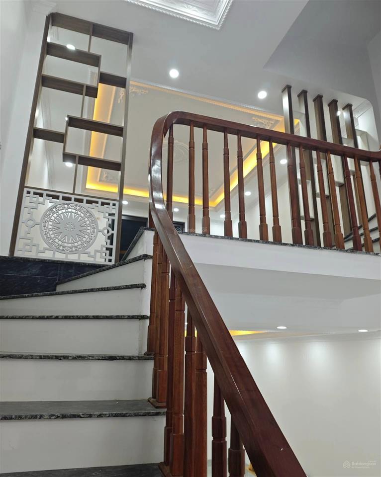 Nhà mới phân lô, đường thông, ô tô đỗ cửa 55m2 x 5 tầng tại đông mỹ, thanh trì, giá 7,5 tỷ