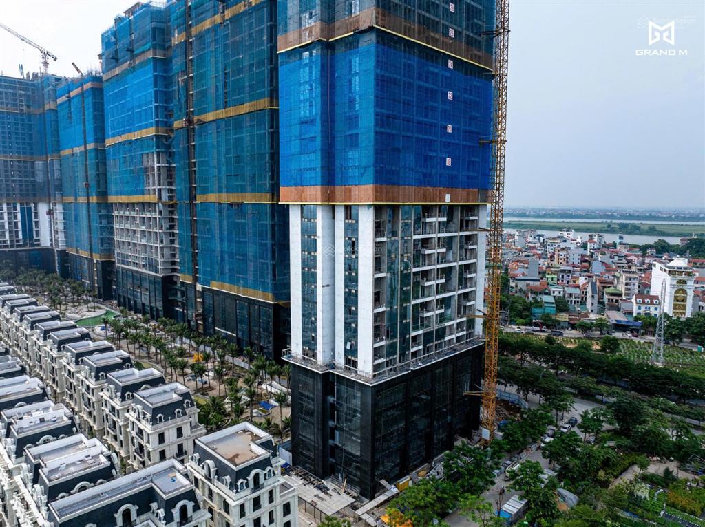 Gia đình chuyển công tác cần chuyển nhượng căn duplex noble crystal tây hồ  147m2 giá 17,5 tỷ.