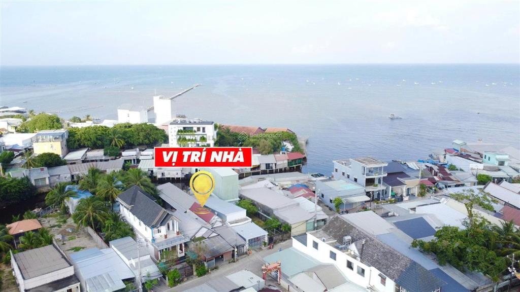 Bán nhà chuẩn bị phát mãi sát biển gần sân bay và đường đông đảo