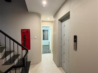 Toà chdv thịnh quang  thái thịnh, căn góc, 3 thoáng, ngõ thông 4m, 18p kk, dt 100tr/tháng