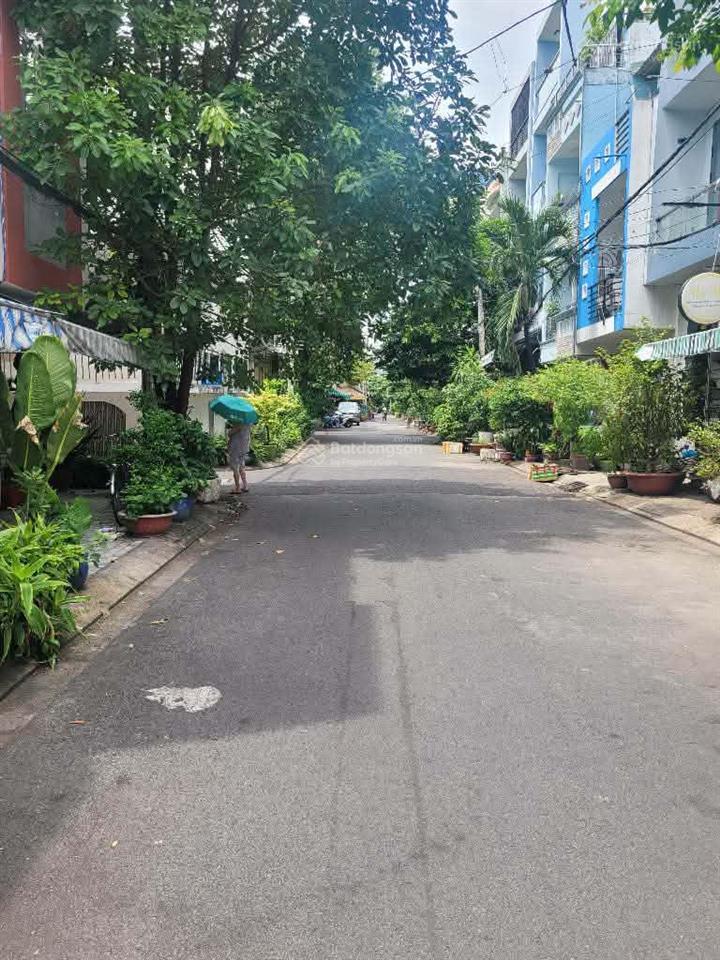 Cần bán gấp nhà mặt phố 30m2,khu vành đai bình phú,chỉ 6,8 tỷ