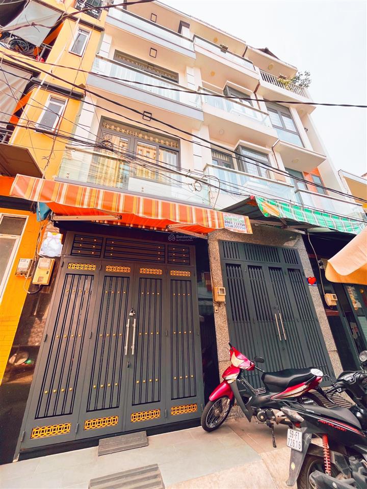 Cần bán gấp nhà mặt phố 30m2,khu vành đai bình phú,chỉ 6,8 tỷ