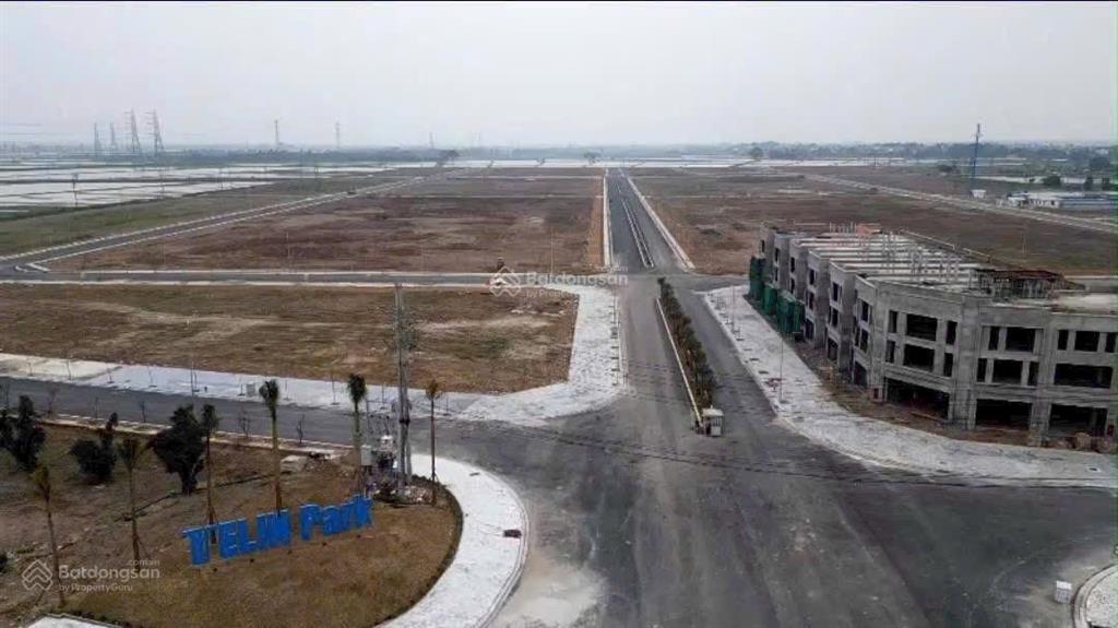 Chính chủ bán lô nhà xưởng 2500m2, mặt tiền 40m, giá 8,xtr/m2