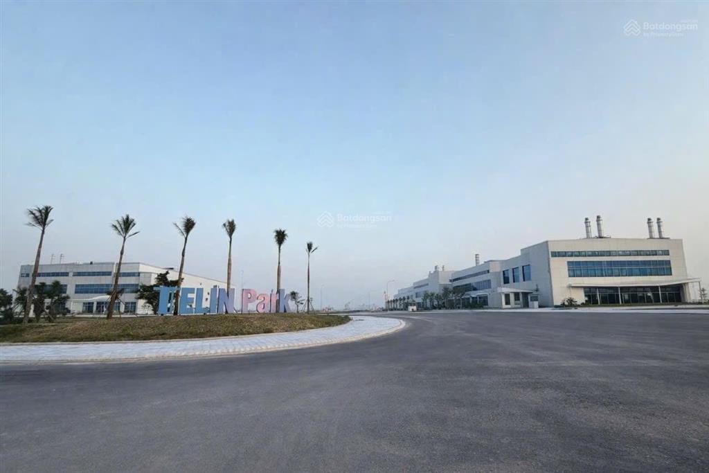 Chính chủ bán lô nhà xưởng 2500m2, mặt tiền 40m, giá 8,xtr/m2