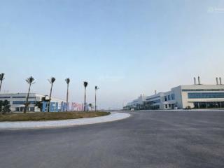 Chính chủ bán lô nhà xưởng 2500m2, mặt tiền 40m, giá 8,xtr/m2
